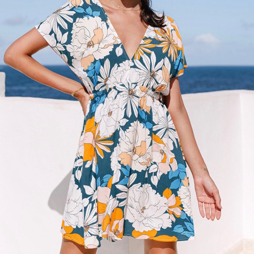 Beautiful tropical print dress, can double as a coverup, size L (12/14)